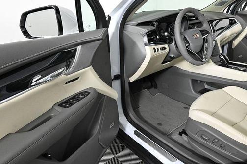 2025 Cadillac XT6 Premium Luxury FWD