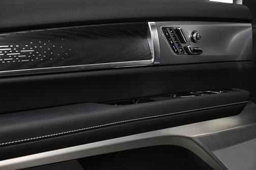 2026 Cadillac VISTIQ Platinum