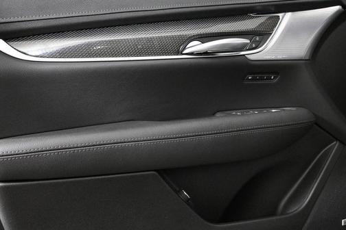 2025 Cadillac XT5 Sport
