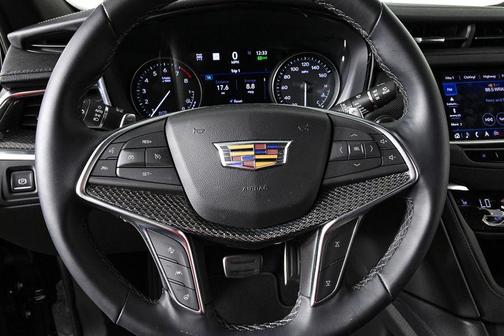2025 Cadillac XT5 Sport