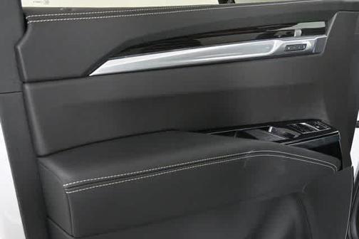 2025 Cadillac Escalade Premium Luxury