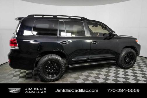 Midnight Black Metallic 2017 Toyota Land Cruiser V8