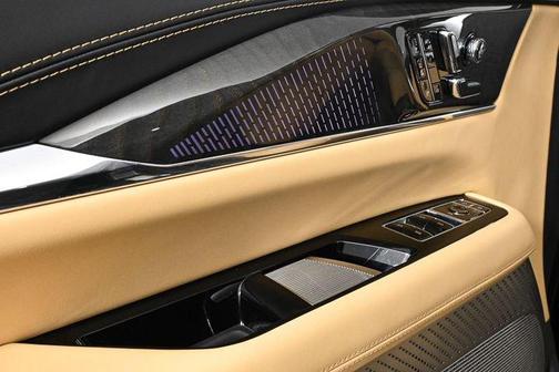 2025 Cadillac Escalade IQ 2