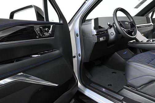 2025 Cadillac Escalade IQ 1
