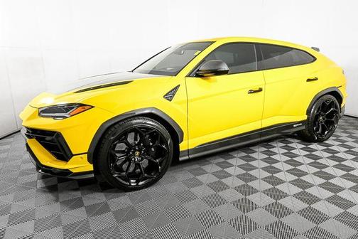 2023 Lamborghini Urus Performante