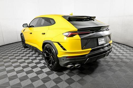 2023 Lamborghini Urus Performante