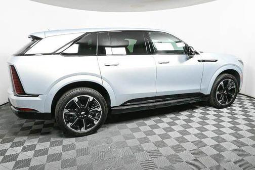 2025 Cadillac Escalade IQ 2