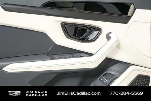 2025 Lamborghini Urus SE