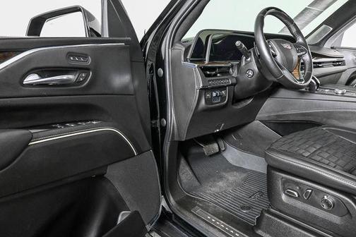 2025 Cadillac Escalade IQ Luxury