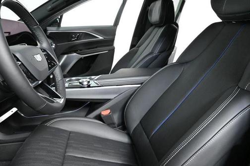 2025 Cadillac LYRIQ Sport