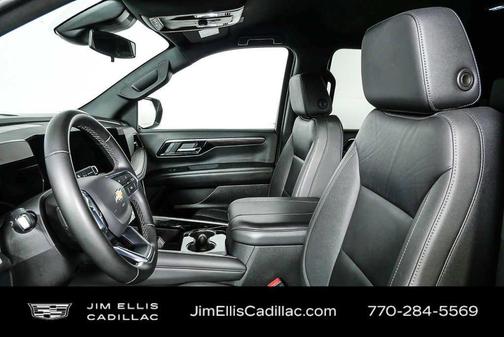 2025 Chevrolet Suburban LT