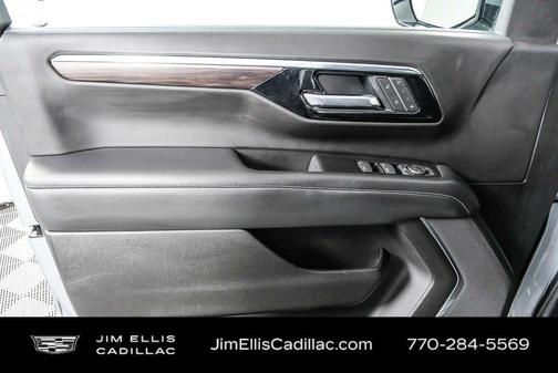 2025 Chevrolet Suburban LT