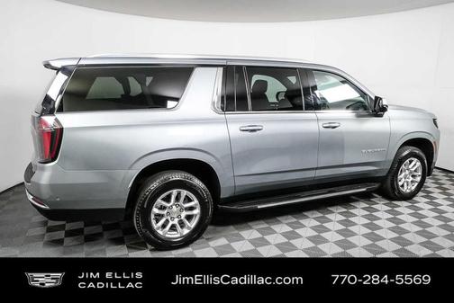 2025 Chevrolet Suburban LT