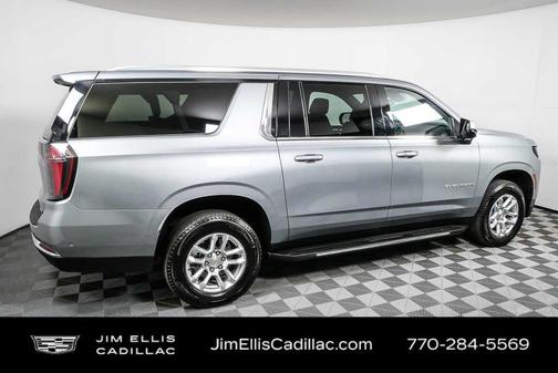 2025 Chevrolet Suburban LT