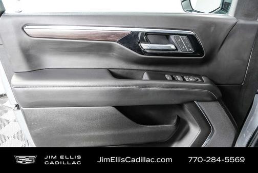 2025 Chevrolet Suburban LT