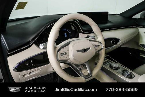 Uyuni White 2025 Genesis Electrified GV70 Advanced