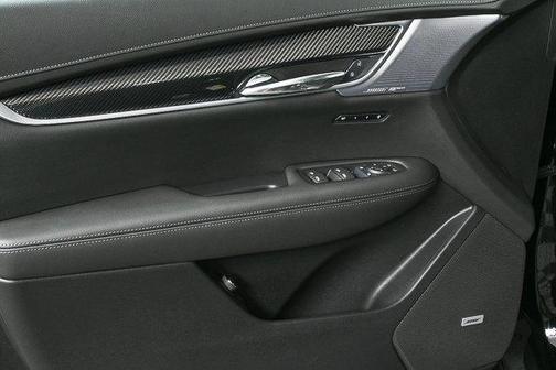 2025 Cadillac XT6 Sport AWD