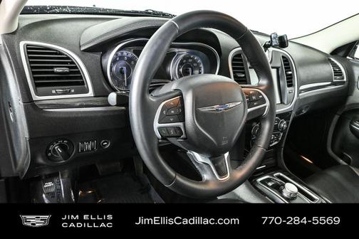 2016 Chrysler 300 Limited