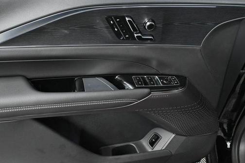 2025 Cadillac LYRIQ Luxury