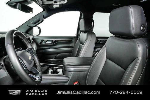 2025 Chevrolet Suburban LT