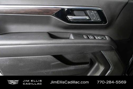 2025 Chevrolet Suburban LT