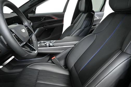 2025 Cadillac LYRIQ Sport