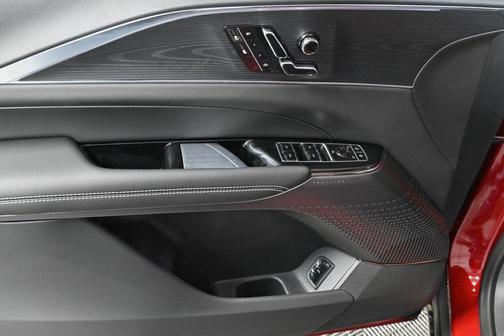 2025 Cadillac LYRIQ Sport