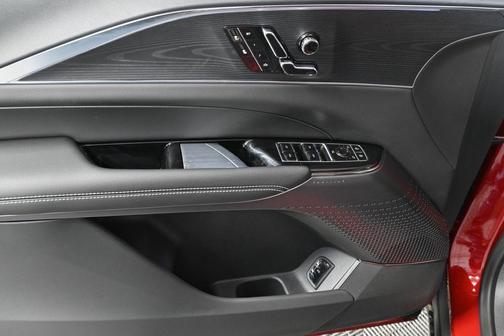 2025 Cadillac LYRIQ Sport