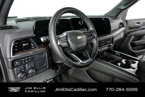 2025 Chevrolet Suburban LT