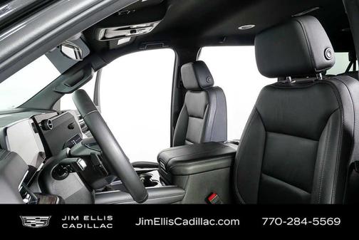 2025 Chevrolet Suburban LT