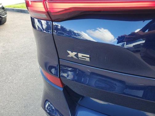 2020 BMW X5 M50i