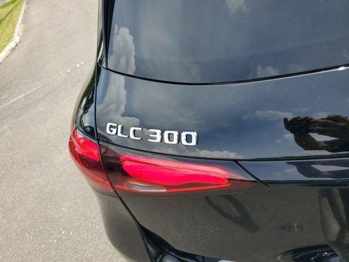 2025 Mercedes-Benz GLC 300 Base