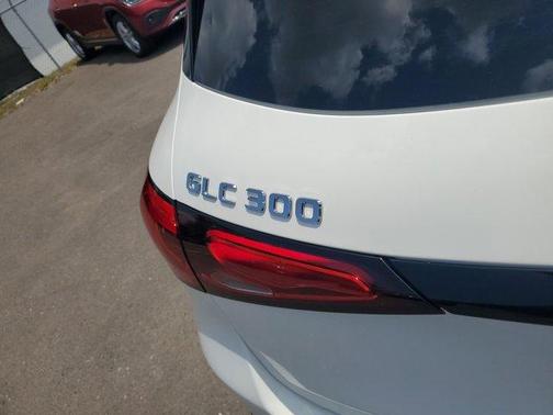 2025 Mercedes-Benz GLC 300 Base
