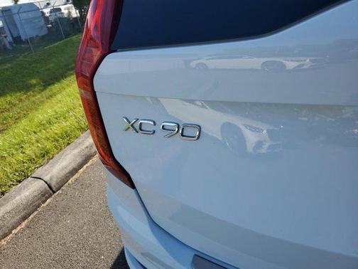 2020 Volvo XC90 T6 Momentum 7 Passenger