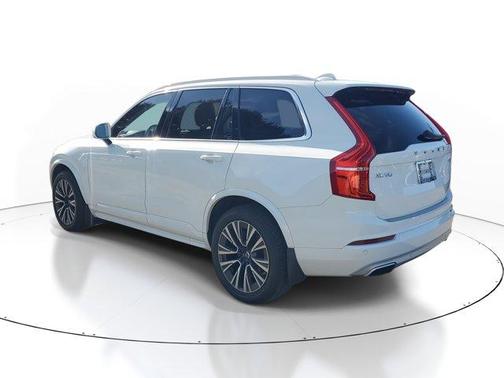 2020 Volvo XC90 T6 Momentum 7 Passenger