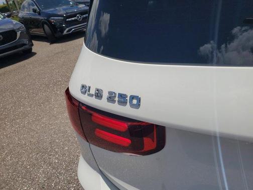 2025 Mercedes-Benz GLB 250 Base