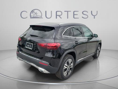 Night Black 2026 Mercedes-Benz GLA 250