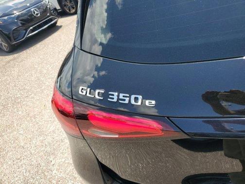 2025 Mercedes-Benz GLC 350e Base 4MATIC
