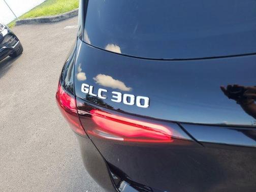 2026 Mercedes-Benz GLC 300 Base