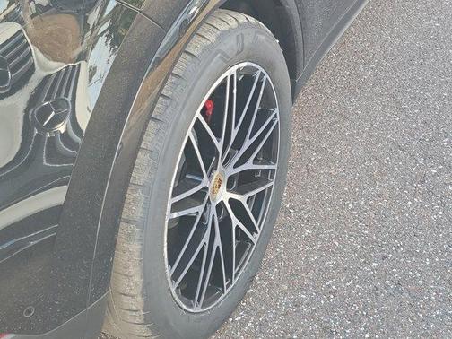 2024 Porsche Cayenne S