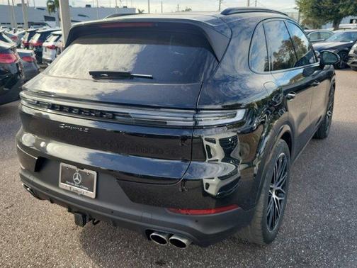 2024 Porsche Cayenne S