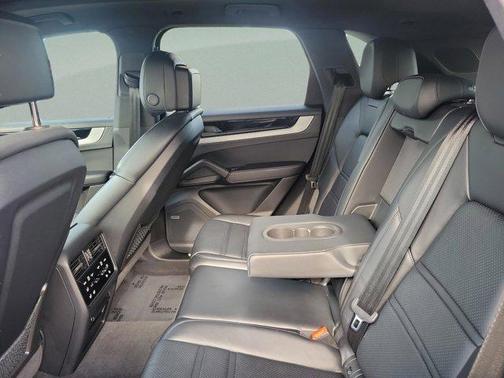 2024 Porsche Cayenne S