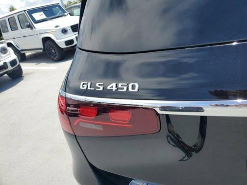2025 Mercedes-Benz GLS 450 4MATIC