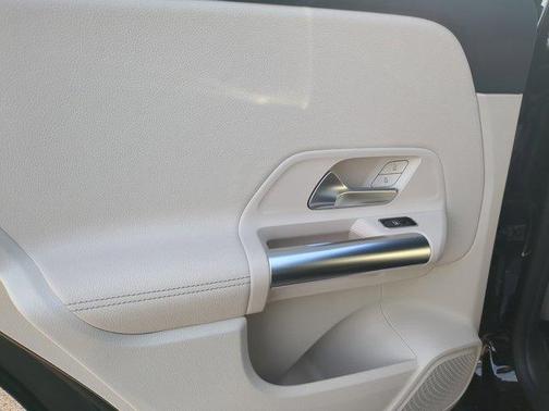 2025 Mercedes-Benz GLA 250 Base