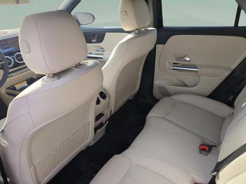 2025 Mercedes-Benz GLA 250 Base