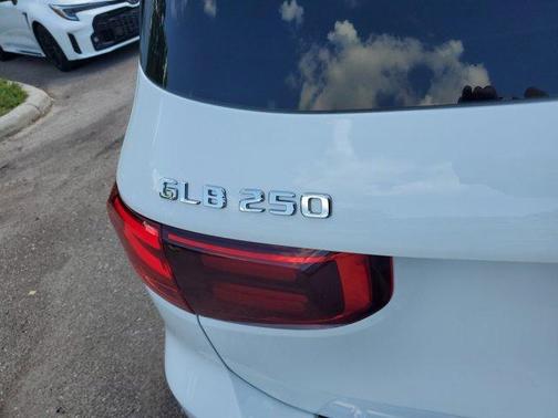 2025 Mercedes-Benz GLB 250 Base