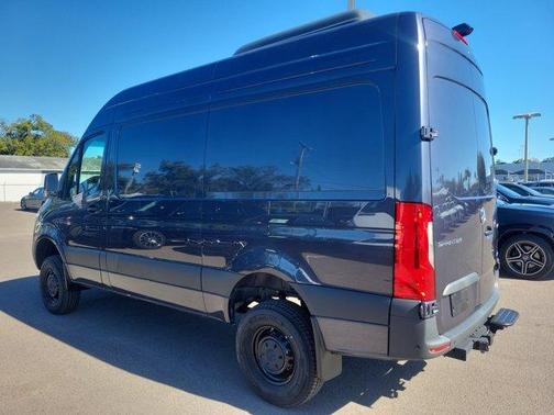 2025 Mercedes-Benz Sprinter 2500 144 WB HIGH ROOF