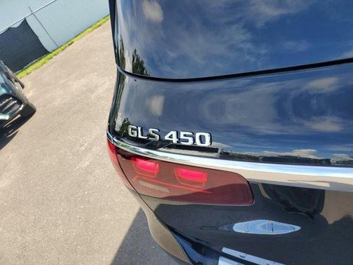 2025 Mercedes-Benz GLS 450 4MATIC