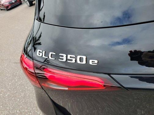 2025 Mercedes-Benz GLC 350e Base 4MATIC