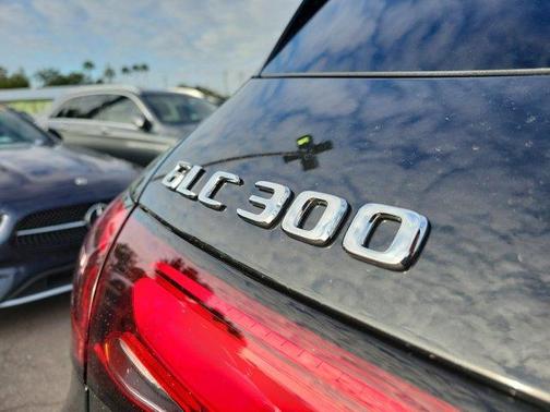 2026 Mercedes-Benz GLC 300 Base